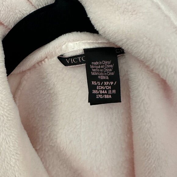 Victoria Secret Short Pink Robe - Picture 5 of 7